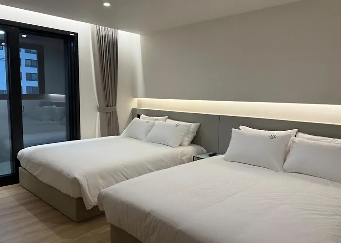 Hotel H Avenue Songjeong Busan