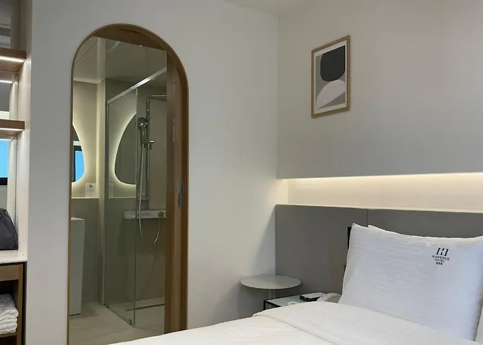 Hotel H Avenue Songjeong *