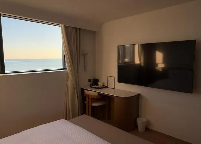 Hotel H Avenue Songjeong Busan