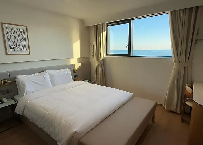 H Avenue Songjeong Busan
