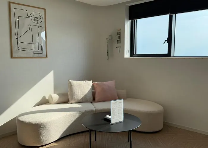 H Avenue Songjeong Hotel