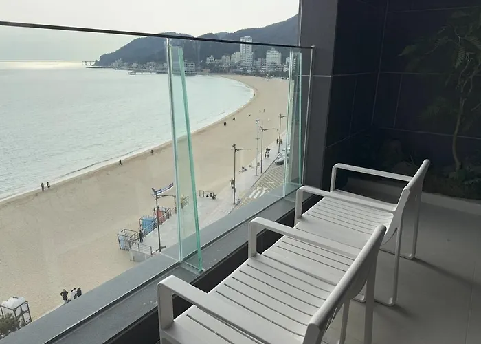 Hotel H Avenue Songjeong