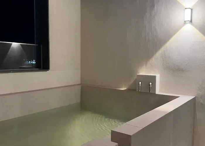H Avenue Songjeong Hotel *