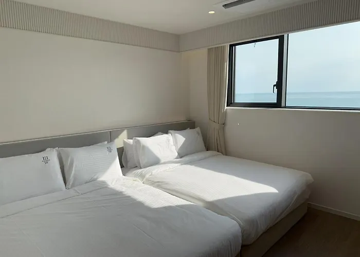 Hotel H Avenue Songjeong