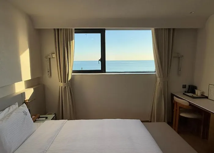 H Avenue Songjeong Hotel *