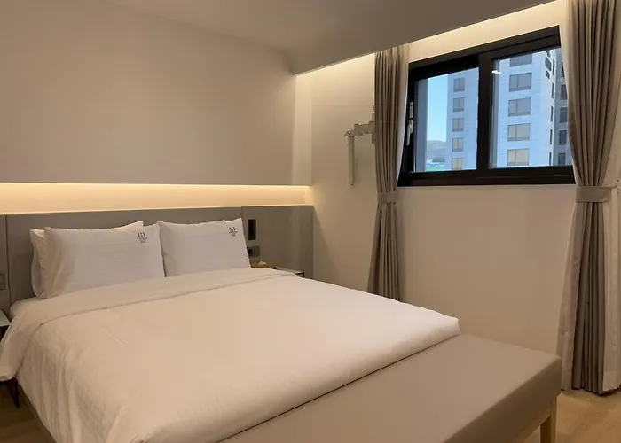 H Avenue Songjeong Hotel