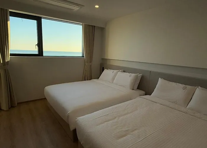 Hotel H Avenue Songjeong *