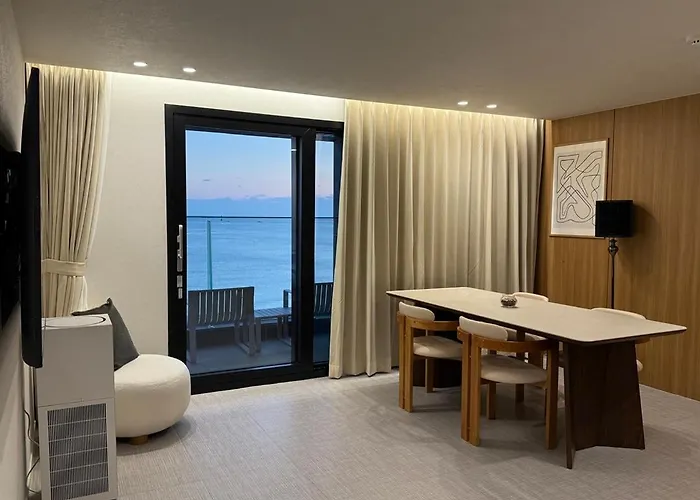 H Avenue Songjeong Busan